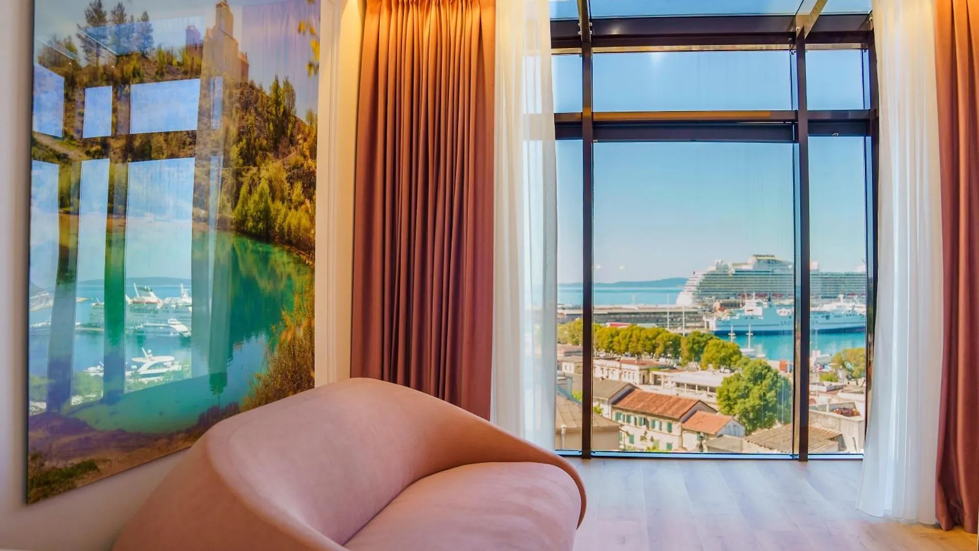 Hotel Luxe Split 4*,  Croatia