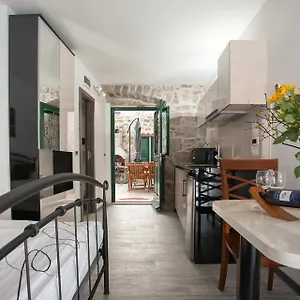 & Kartolina Apartamento